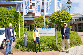 v.l. Geschäftsführer Michael Teigeler, Abteilungsleiterin Marketing und Kundenmanagement Katharina Schimek-Hefft und Sportkreis Vorsitzender Gerhard Schäfer